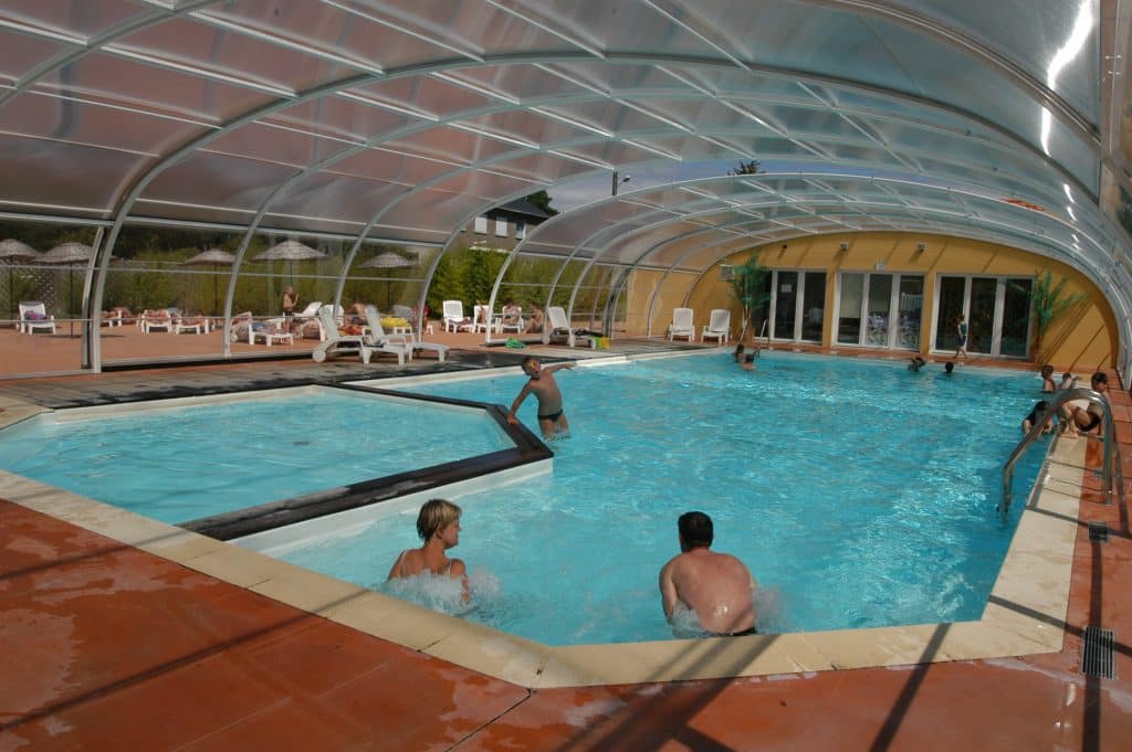 Piscine-couverte-veranda